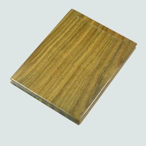 現(xiàn)在很多人喜歡用木質(zhì)材料做家具。