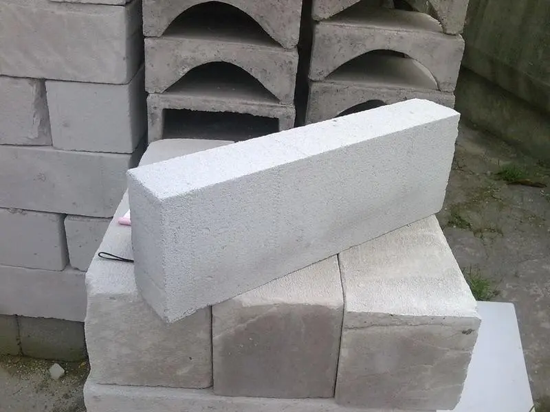 農(nóng)村自建房用輕質(zhì)磚。